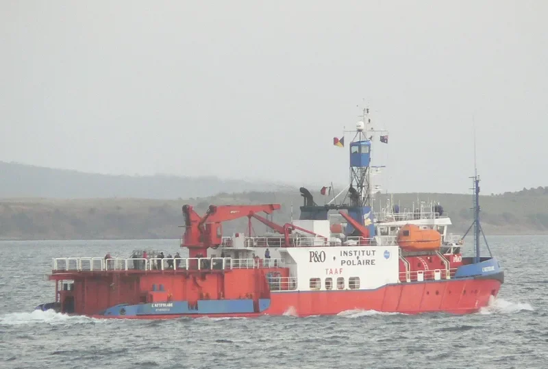 YWAM LIBERTY Tanker IMO 8418198 photo 7