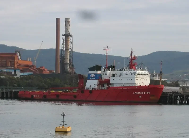 NEFTEGAZ 55 Offshore Vessel IMO 8418459 photo 10