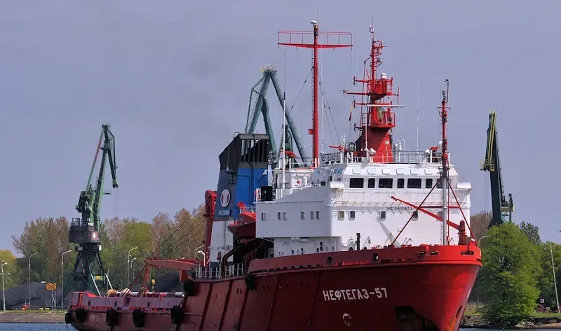 NEFTEGAZ 57 General Cargo IMO 8418473 photo 9