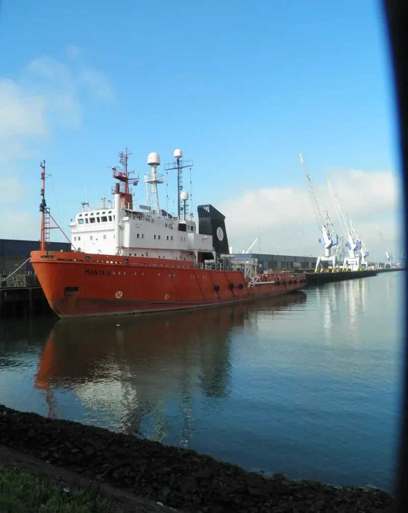 MANTA III Offshore Vessel IMO 8418631 photo 7