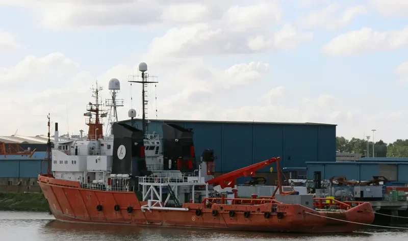 MANTA III Offshore Vessel IMO 8418631 photo 10