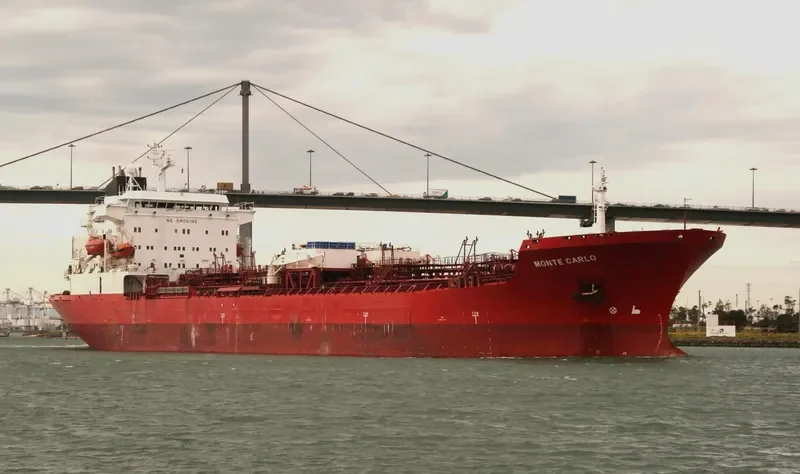 BADE Tanker IMO 8420232 photo 2