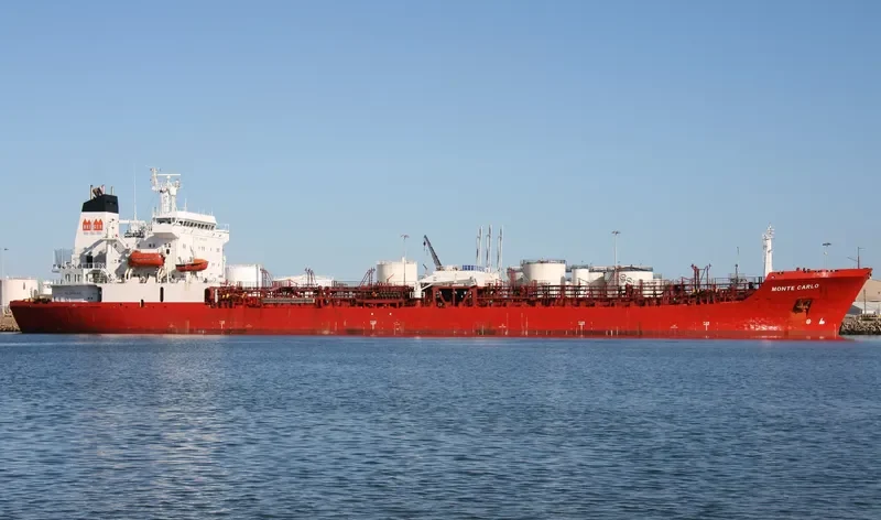 BADE Tanker IMO 8420232 photo 3