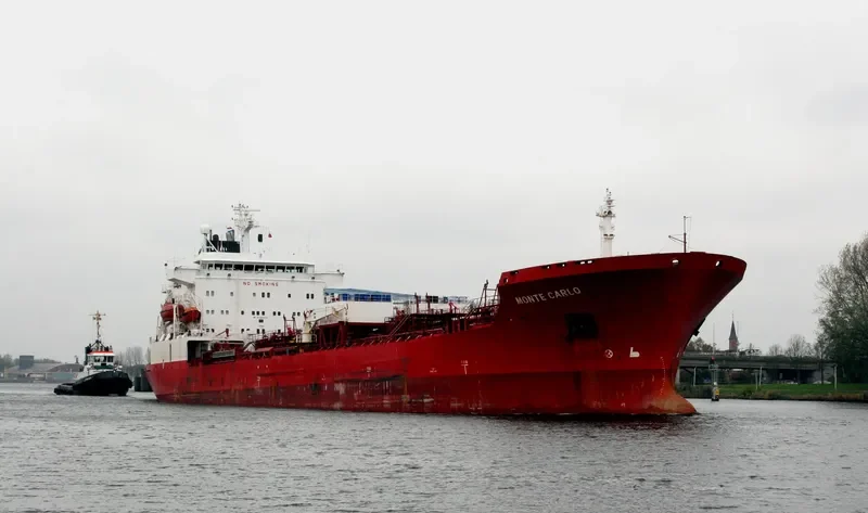 BADE Tanker IMO 8420232 photo 4