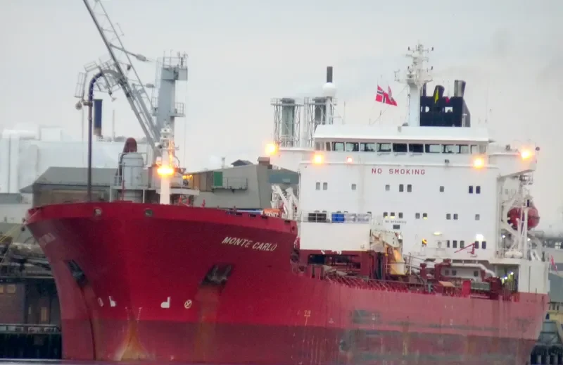 BADE Tanker IMO 8420232 photo 6