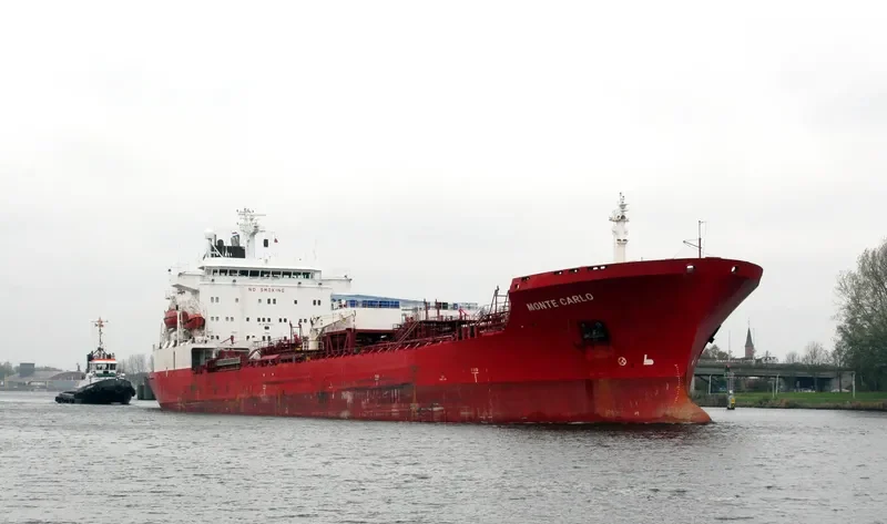 BADE Tanker IMO 8420232 photo 8