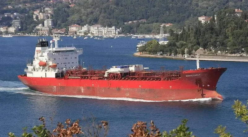 BADE Tanker IMO 8420232 photo 9