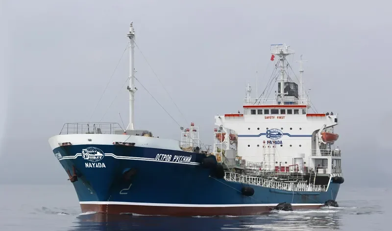 OSTROV RUSSKIY Tanker IMO 8421262 photo 9