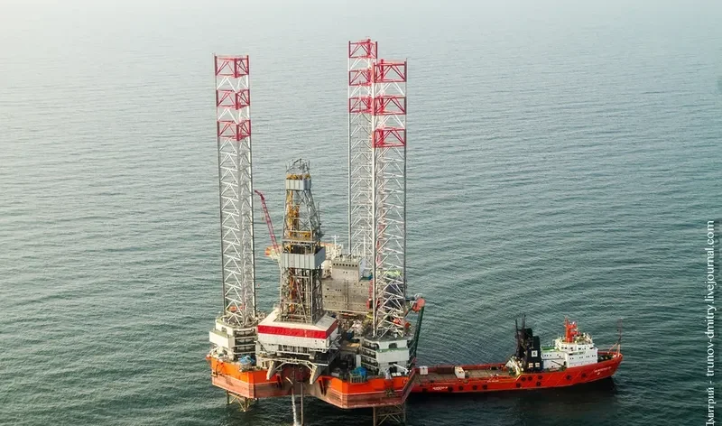 NEFTEGAZ 31 Offshore Vessel IMO 8422187 photo 3