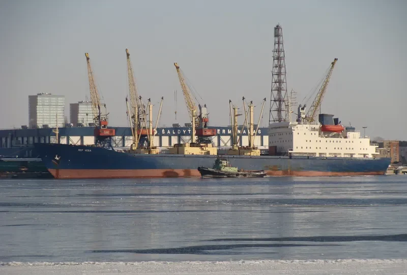 REF VEGA General Cargo IMO 8422709 photo 3