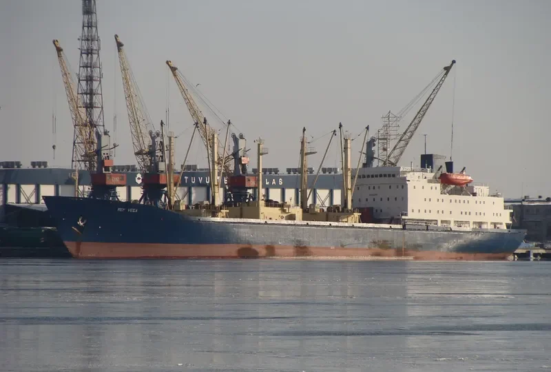 REF VEGA General Cargo IMO 8422709 photo 4