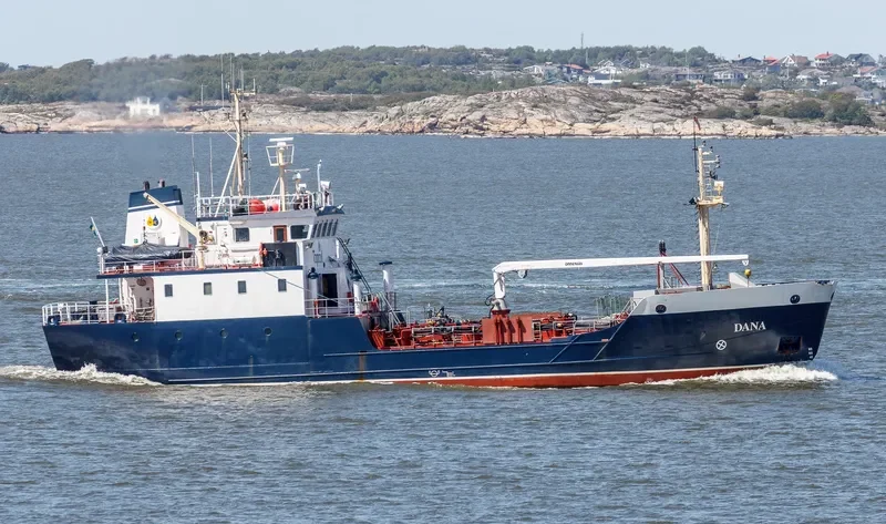 DANA Tanker IMO 8502286 photo 7
