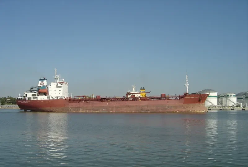 ROYAL AQUARIUS Tanker IMO 8517102 photo 3