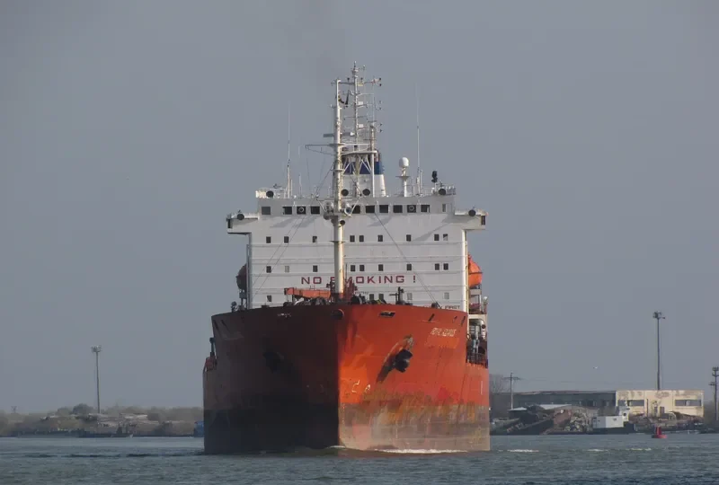 ROYAL AQUARIUS Tanker IMO 8517102 photo 9
