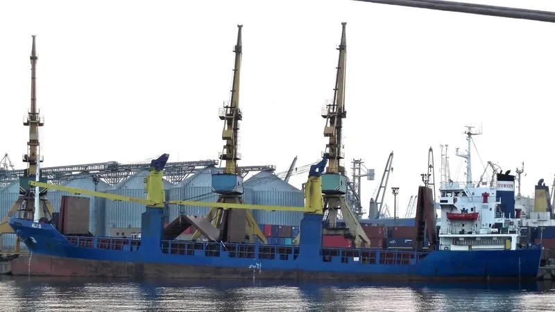 ALI S General Cargo IMO 8520991 photo 9