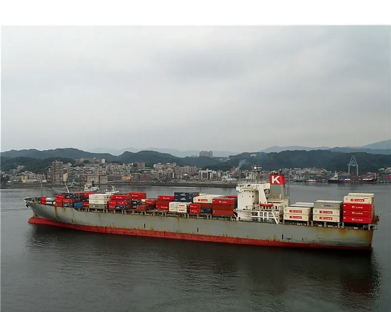 MANHATTAN BRIDGE Container Ship IMO 8604292 photo 5
