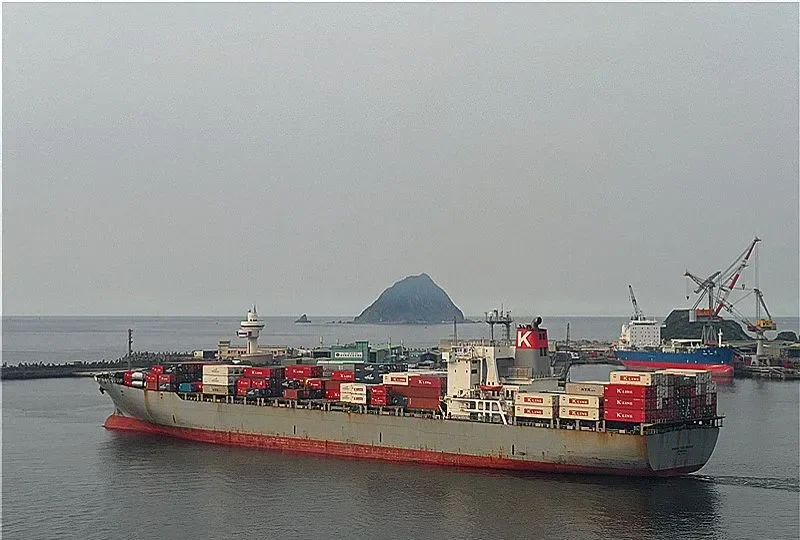 MANHATTAN BRIDGE Container Ship IMO 8604292 photo 8