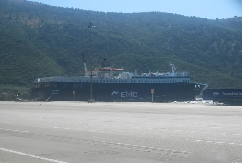 MED STAR Ro-Ro IMO 8604345 photo 8