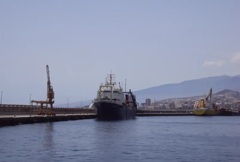 YANTARNYY General Cargo IMO 8607232 photo 4