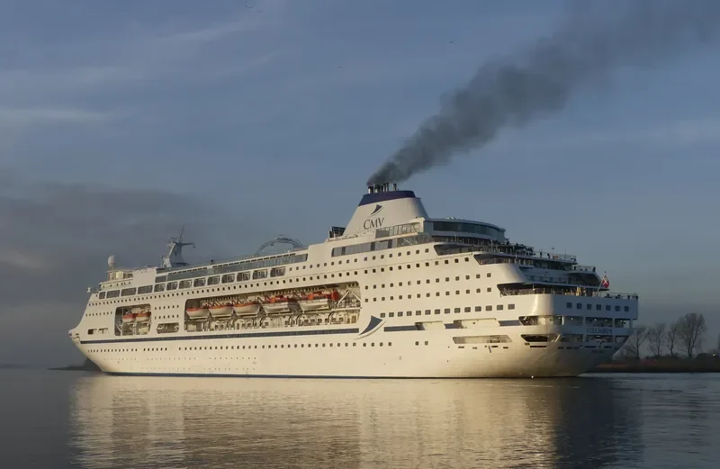 COLUMBUS Passenger Ship IMO 8611398 photo 6