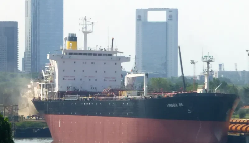 LINDOIA BR Tanker IMO 8617093 photo 2