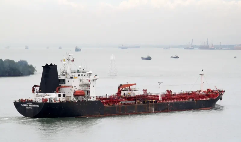 THERESA PELINTUNG Tanker IMO 8618231 photo 2