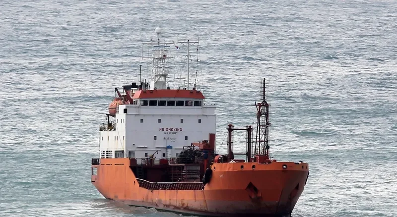 SYLT Tanker IMO 8700137 photo 6