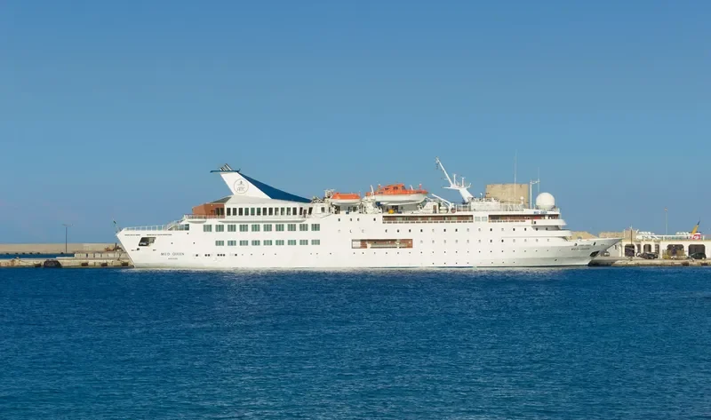 ORIENT QUEEN Passenger Ship IMO 8701193