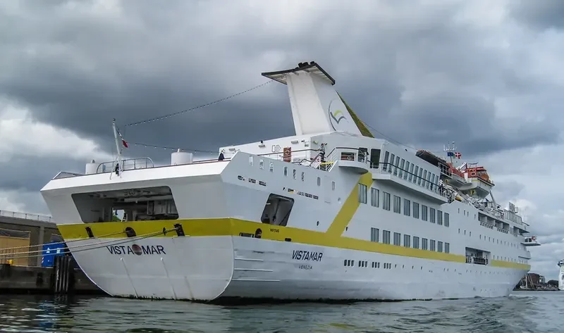 ORIENT QUEEN Passenger Ship IMO 8701193 photo 2