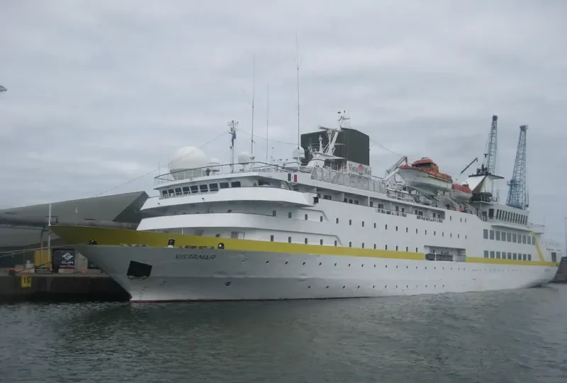 ORIENT QUEEN Passenger Ship IMO 8701193 photo 4