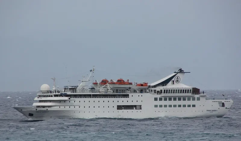 ORIENT QUEEN Passenger Ship IMO 8701193 photo 6