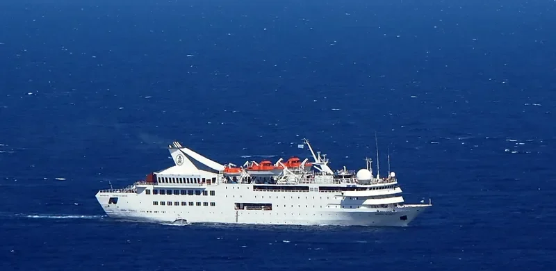 ORIENT QUEEN Passenger Ship IMO 8701193 photo 7