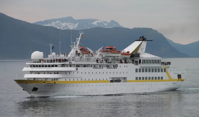 ORIENT QUEEN Passenger Ship IMO 8701193 photo 9