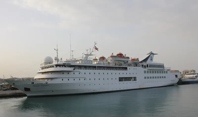 ORIENT QUEEN Passenger Ship IMO 8701193 photo 10