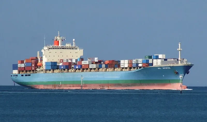 MOL INITIATIVE Container Ship IMO 8702915 photo 2