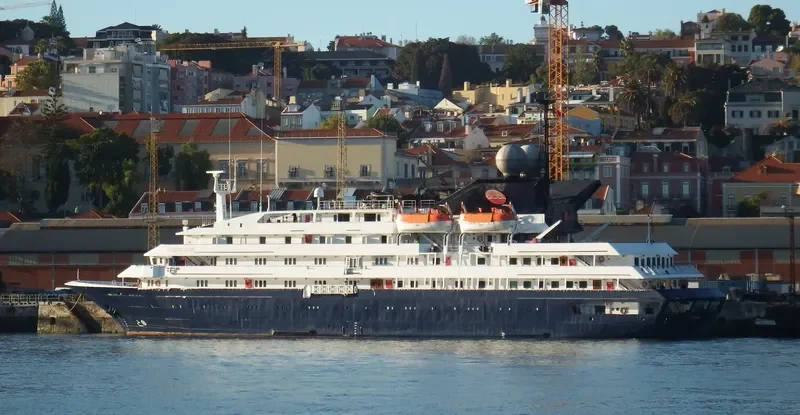 CORINTHIAN Passenger Ship IMO 8708672 photo 2