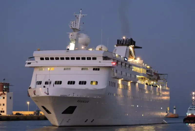 VIDANTA ELEGANT Passenger Ship IMO 8709573 photo 8