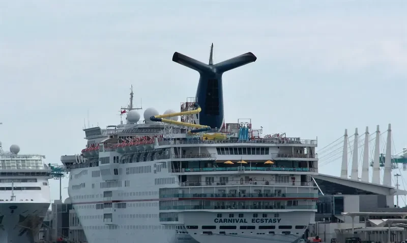CARNIVAL ECSTASY Passenger Ship IMO 8711344 photo 4