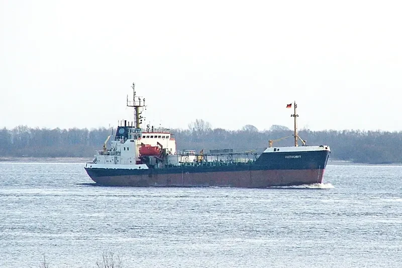 VOSTOCHNYY Tanker IMO 8711772 photo 3