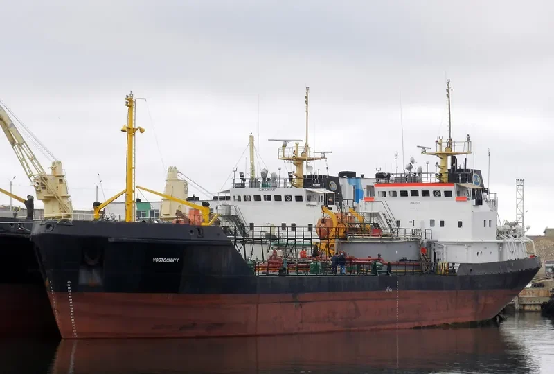 VOSTOCHNYY Tanker IMO 8711772 photo 5