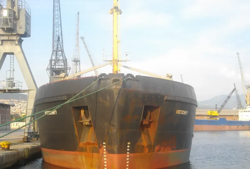 VOSTOCHNYY Tanker IMO 8711772 photo 9