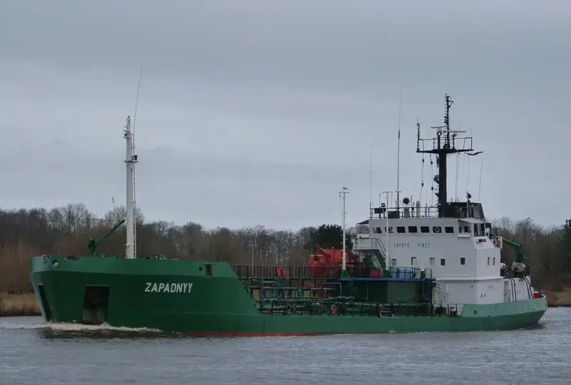 ZAPADNYY Tanker IMO 8711837 photo 6