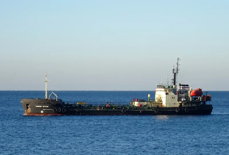 INZHENER CHERTKOV Tanker IMO 8711942 photo 6