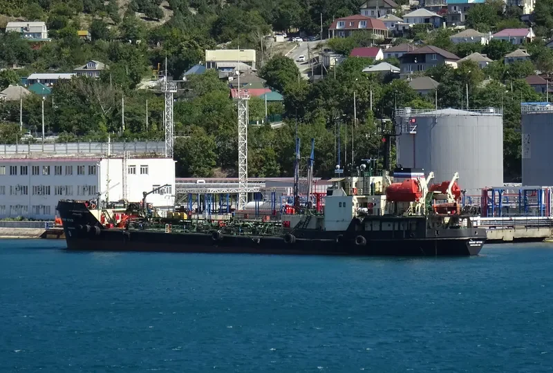 INZHENER CHERTKOV Tanker IMO 8711942 photo 8
