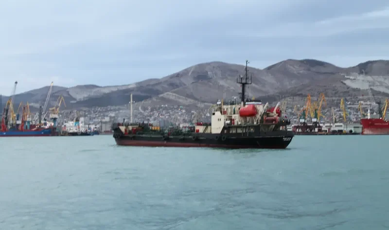 INZHENER CHERTKOV Tanker IMO 8711942 photo 9