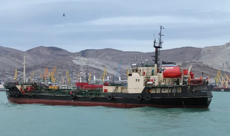 INZHENER CHERTKOV Tanker IMO 8711942 photo 10