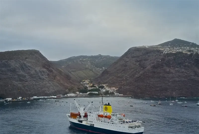 ST HELENA Passenger Ship IMO 8716306 photo 3