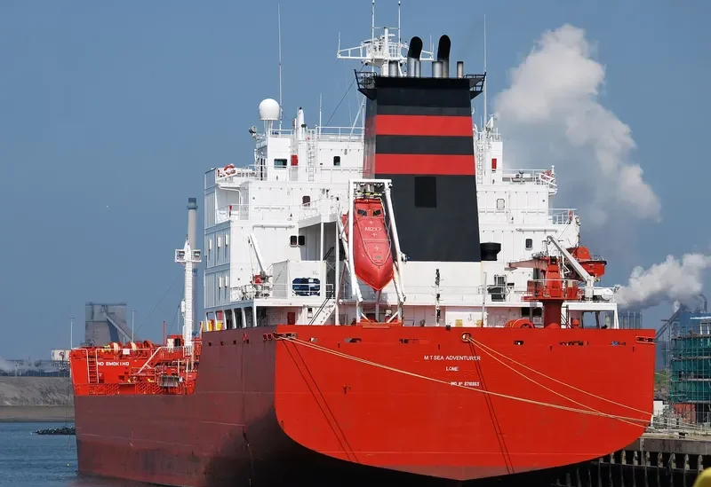 ADVENTURER Tanker IMO 8716863 photo 2