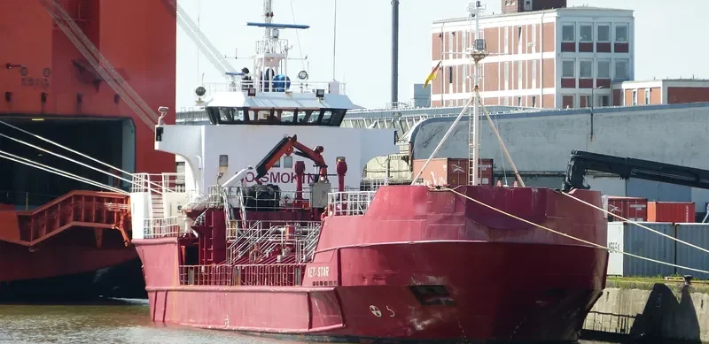 KEY STAR Tanker IMO 8719102 photo 3