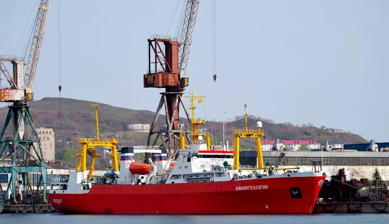 YUZHMORGEOLOGIYA General Cargo IMO 8724482 photo 3
